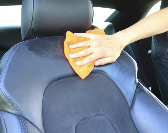 Cleaning car upholstery